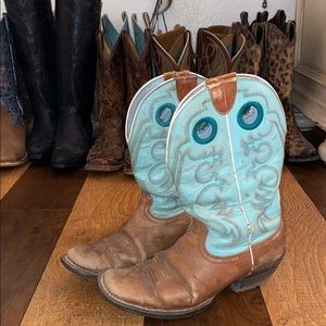 Very used ariat boots